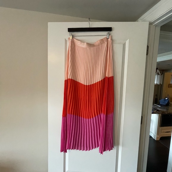 NWT Express High Waisted Pleated MIDI Skirt - Picture 4 of 7